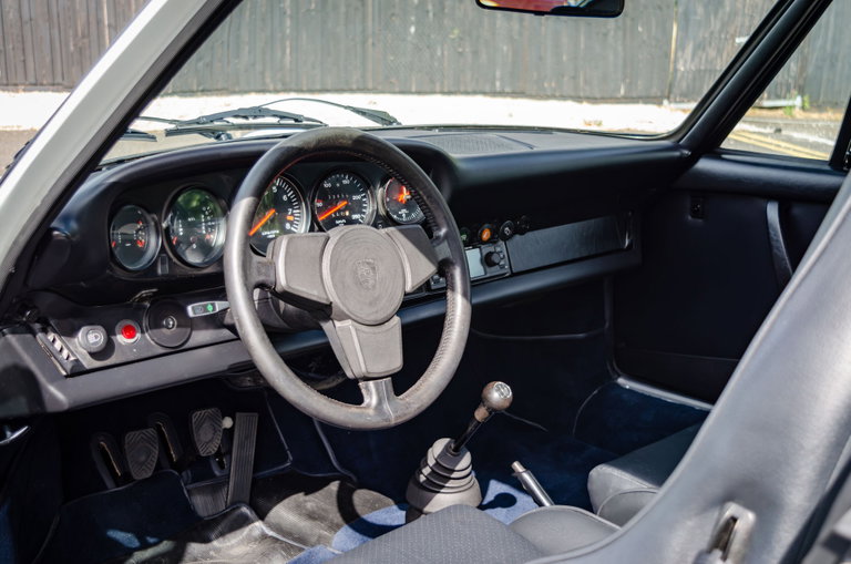 Porsche 911 Carrera 2.7