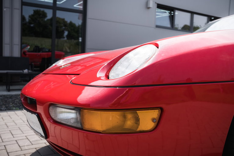 Porsche 968