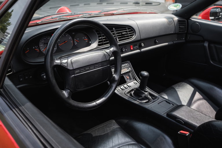 Porsche 968