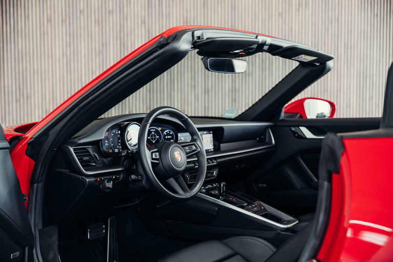 Porsche 992 Carrera 4S