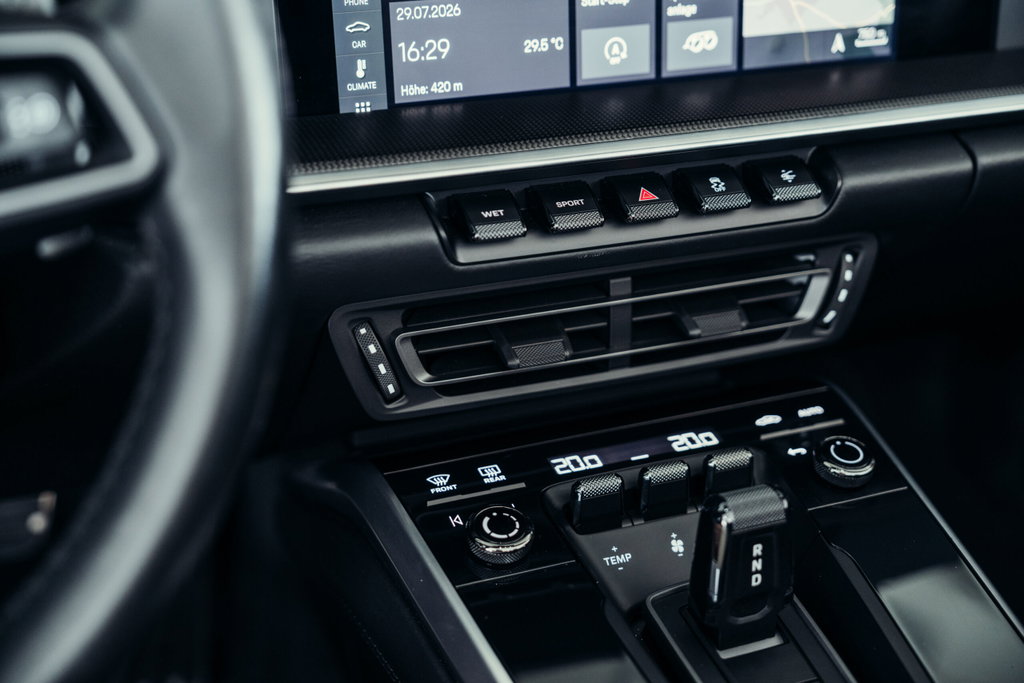 Porsche 992 Carrera 4S