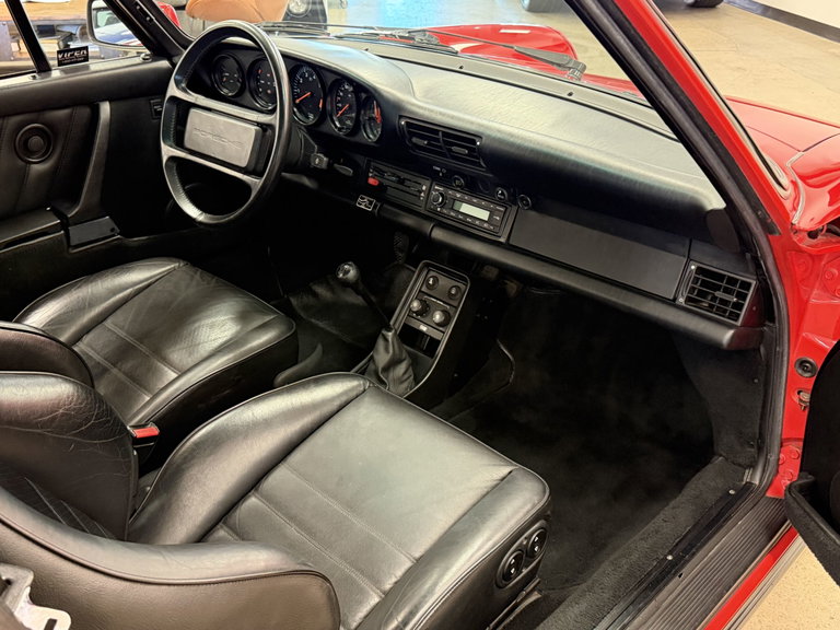 Porsche 911 Carrera 3.2