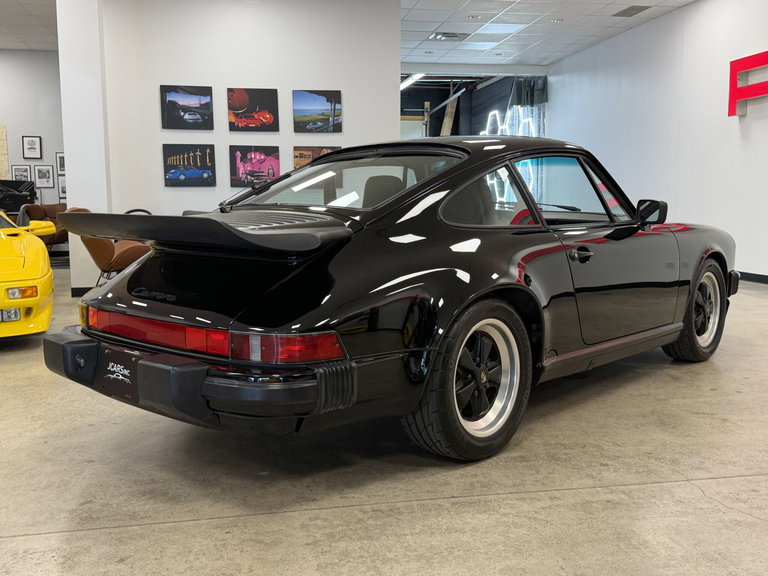 Porsche 911 Carrera 3.2 (US)