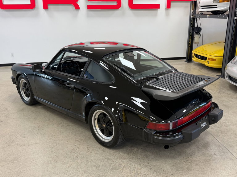 Porsche 911 Carrera 3.2 (US)