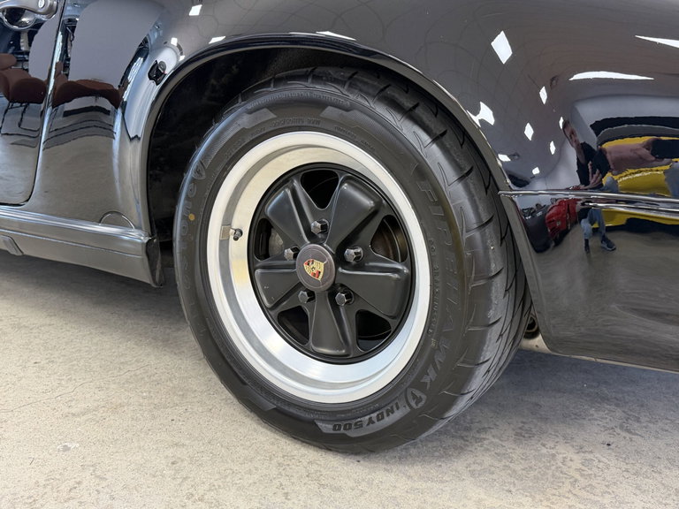 Porsche 911 Carrera 3.2 (US)