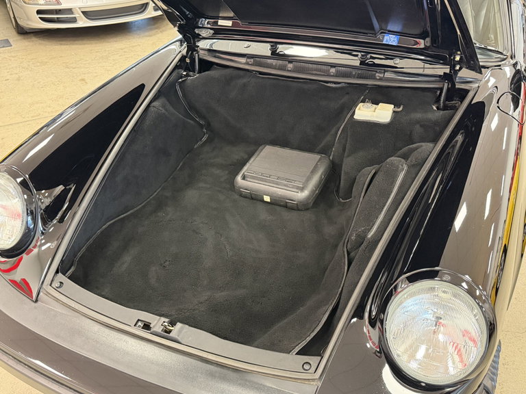 Porsche 911 Carrera 3.2 (US)