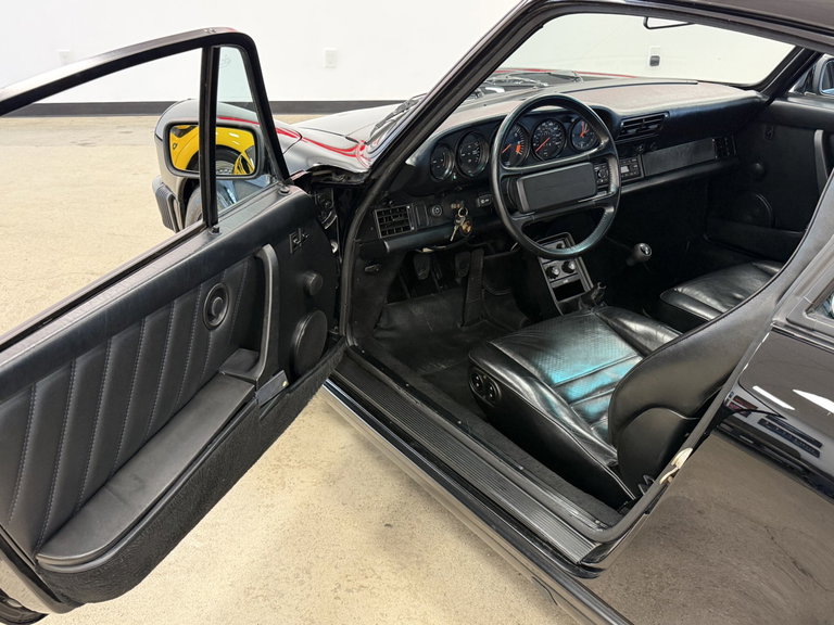 Porsche 911 Carrera 3.2 (US)