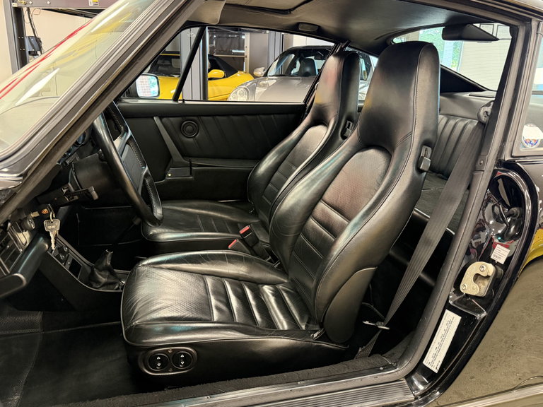 Porsche 911 Carrera 3.2 (US)