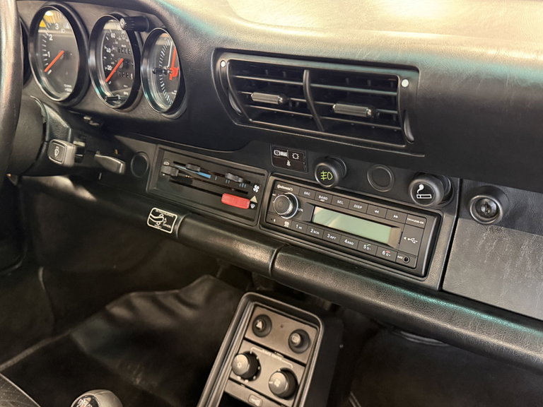 Porsche 911 Carrera 3.2 (US)