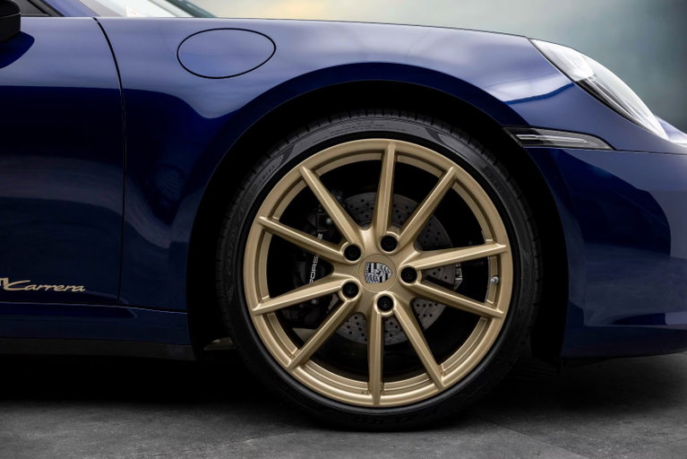Porsche 992 Carrera
