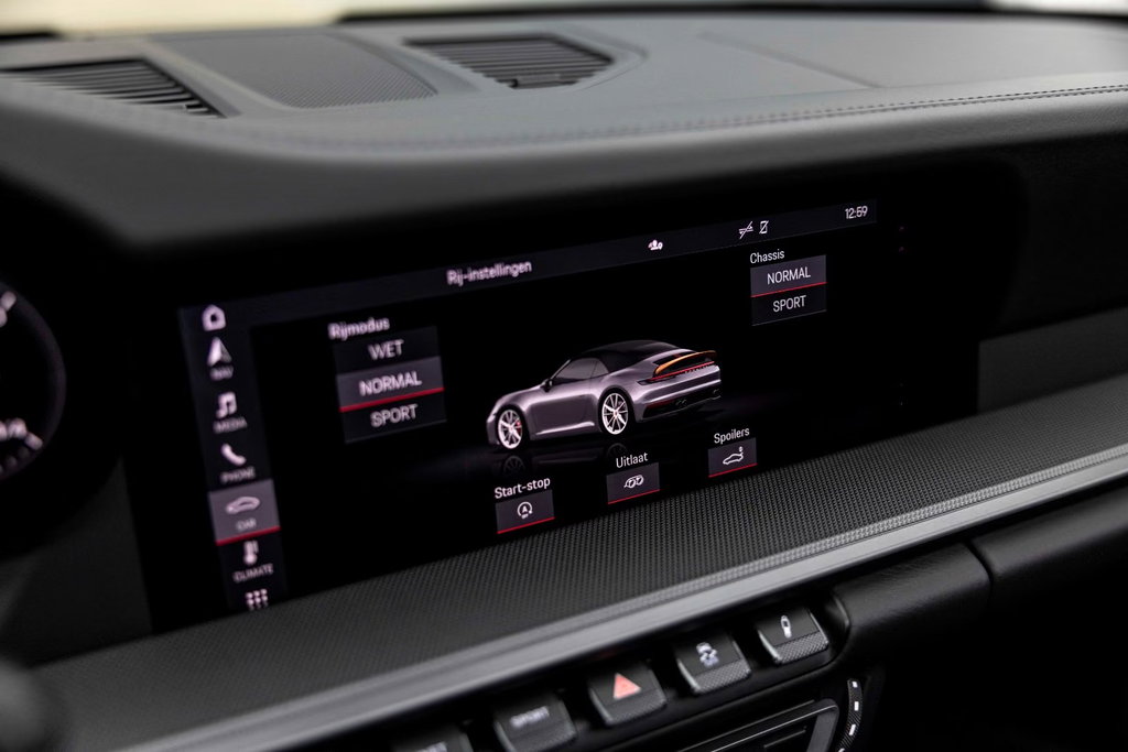 Porsche 992 Carrera