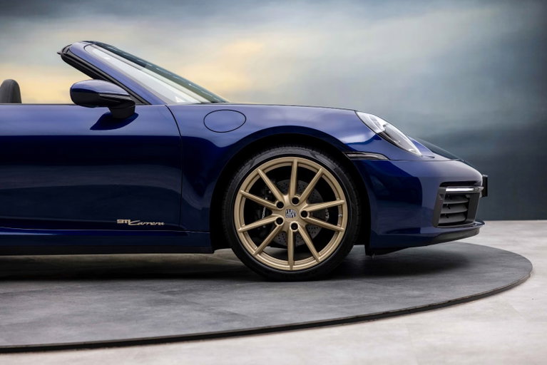 Porsche 992 Carrera