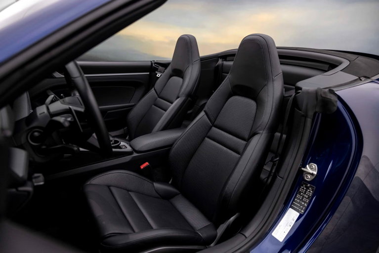 Porsche 992 Carrera