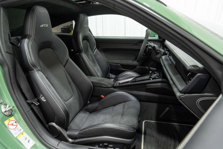 Porsche 992 Carrera GTS