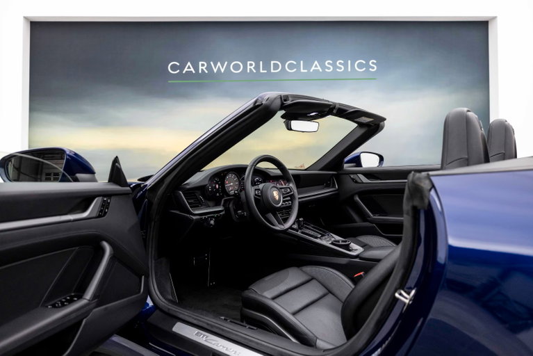 Porsche 992 Carrera