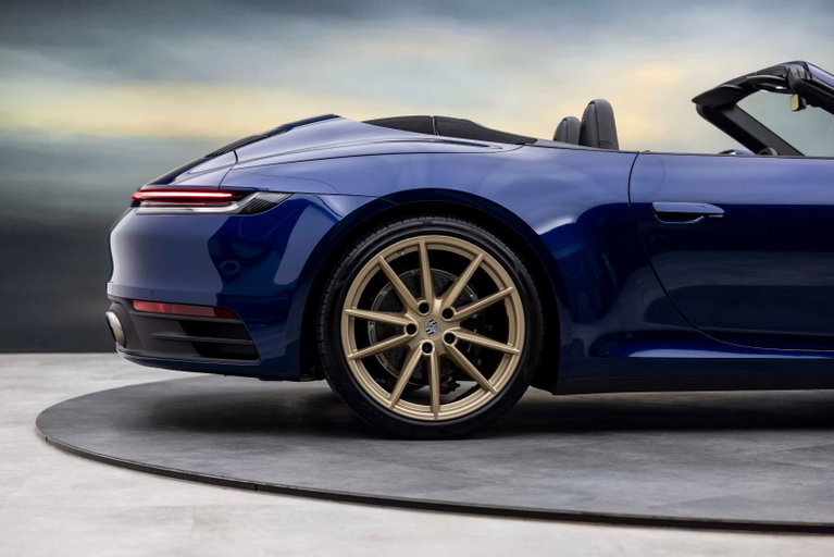 Porsche 992 Carrera