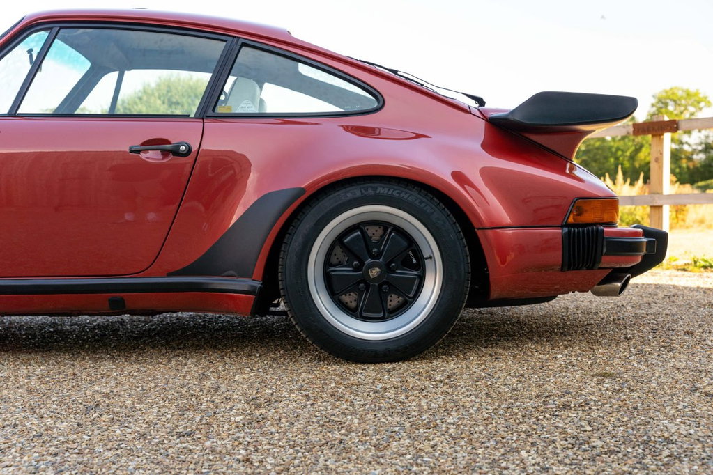 Porsche 911 Turbo 3.3