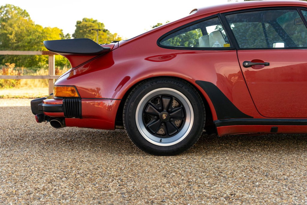 Porsche 911 Turbo 3.3