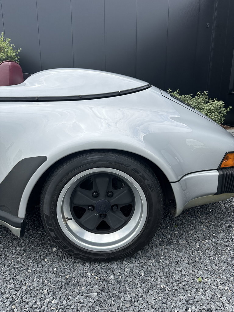 Porsche 911 Carrera 3.2 Speedster