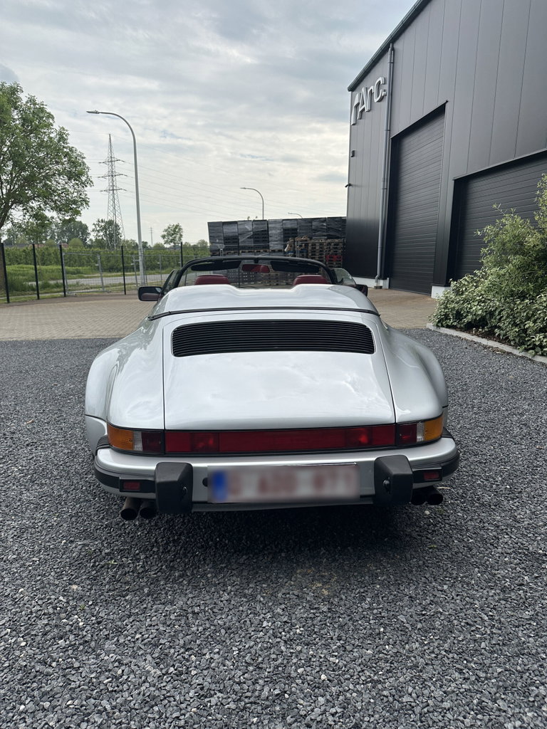 Porsche 911 Carrera 3.2 Speedster