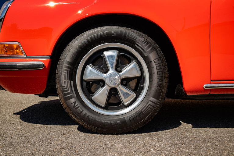 Porsche 911 T