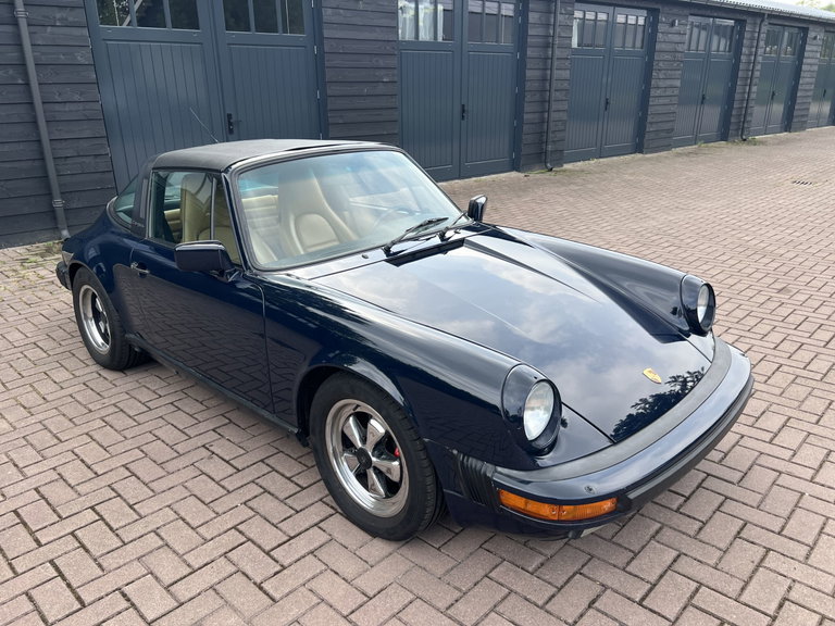 Porsche 911 Carrera 3.2 (US)
