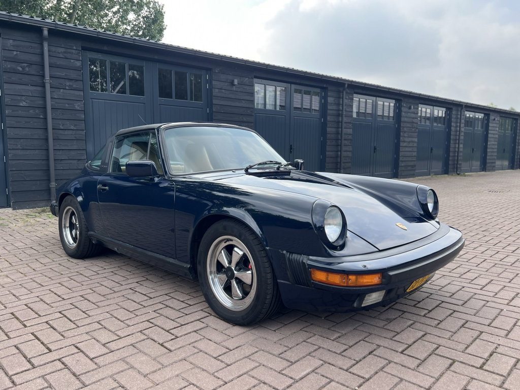 Porsche 911 Carrera 3.2 (US)