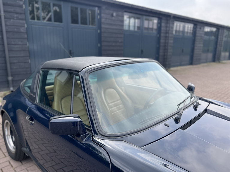 Porsche 911 Carrera 3.2 (US)