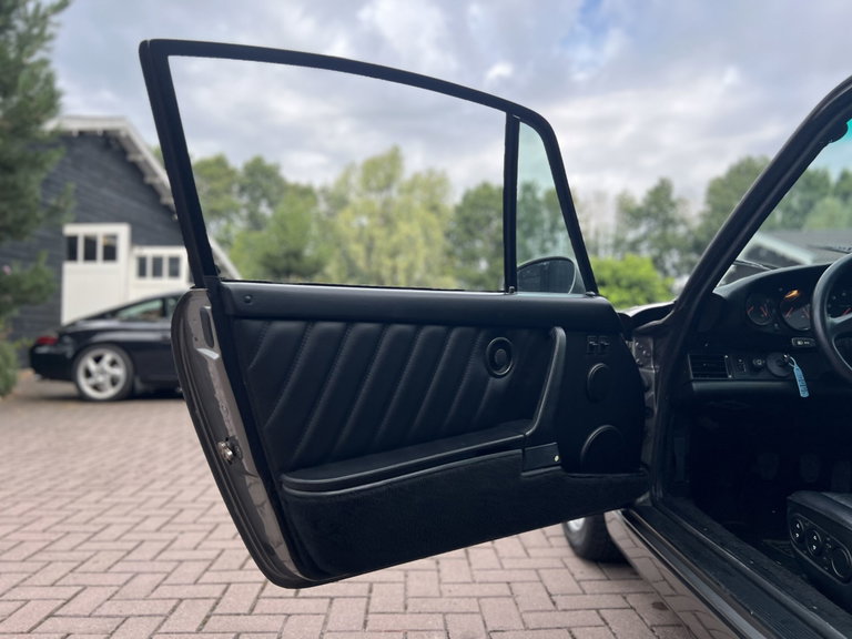 Porsche 964 Carrera 4