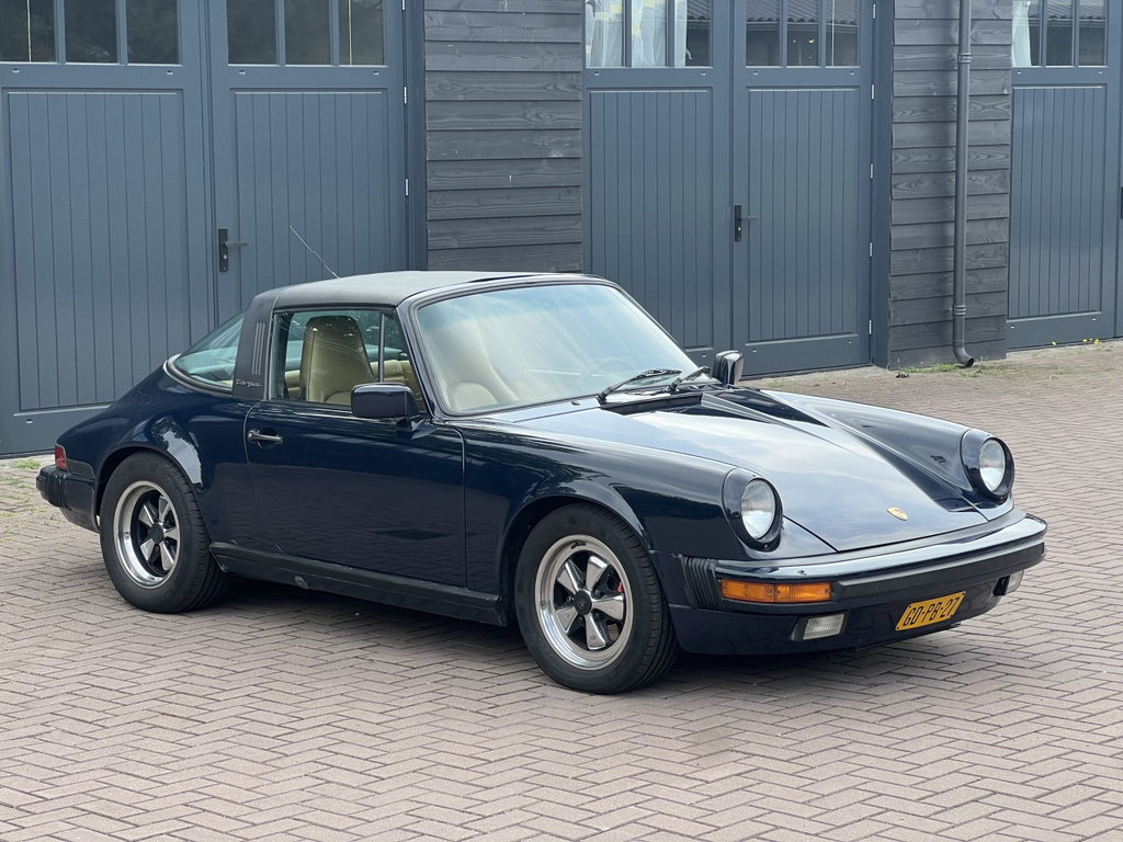 Porsche 911 Carrera 3.2 (US)