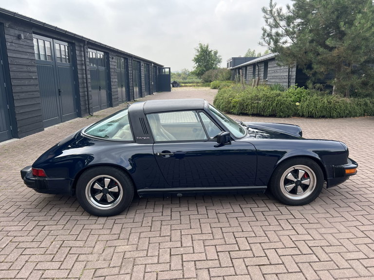 Porsche 911 Carrera 3.2 (US)