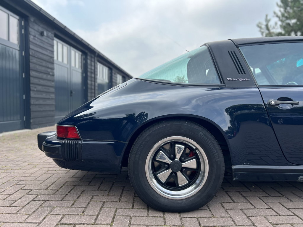 Porsche 911 Carrera 3.2 (US)