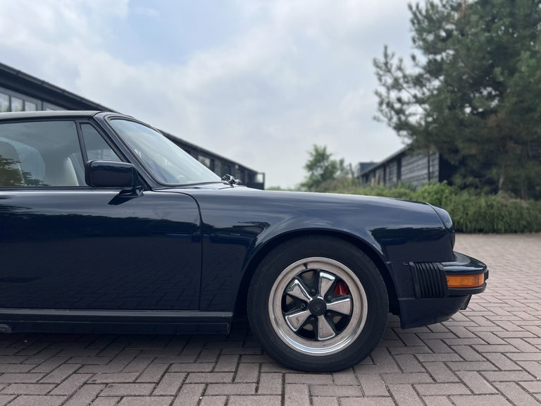 Porsche 911 Carrera 3.2 (US)