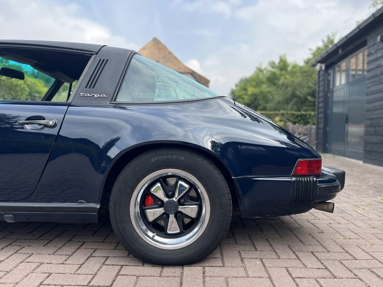 Porsche 911 Carrera 3.2 (US)