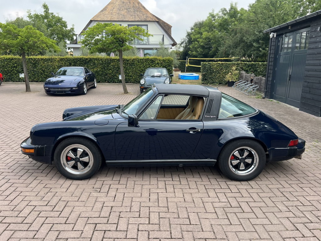 Porsche 911 Carrera 3.2 (US)