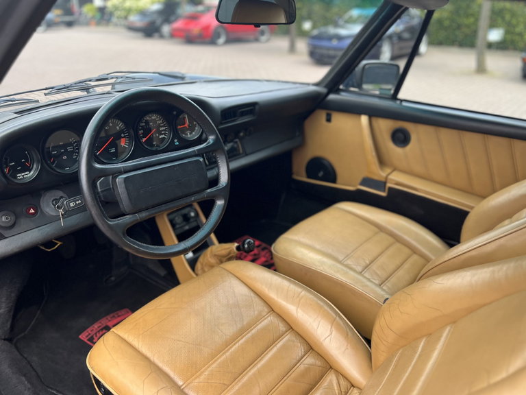 Porsche 911 Carrera 3.2 (US)