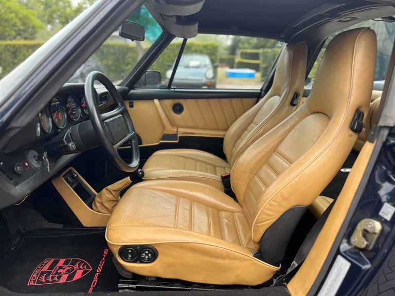 Porsche 911 Carrera 3.2 (US)