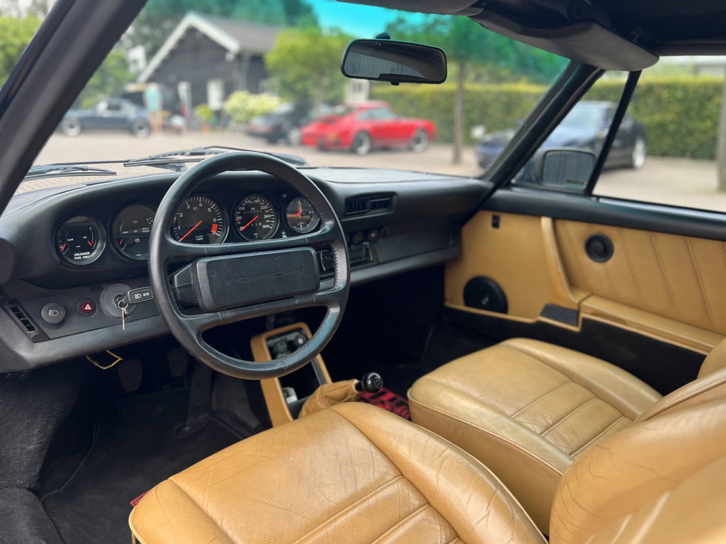 Porsche 911 Carrera 3.2 (US)