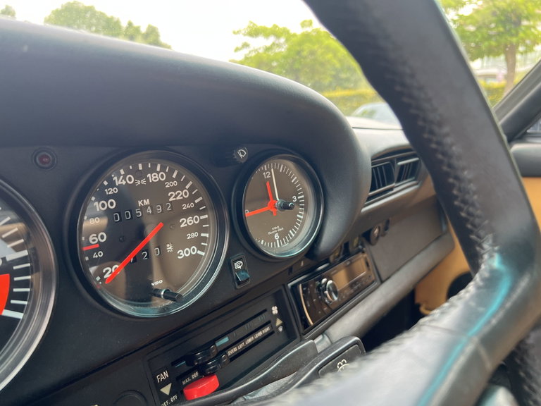 Porsche 911 Carrera 3.2 (US)