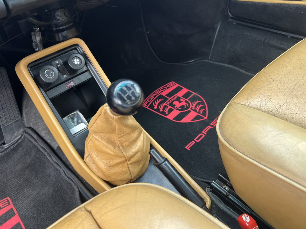 Porsche 911 Carrera 3.2 (US)