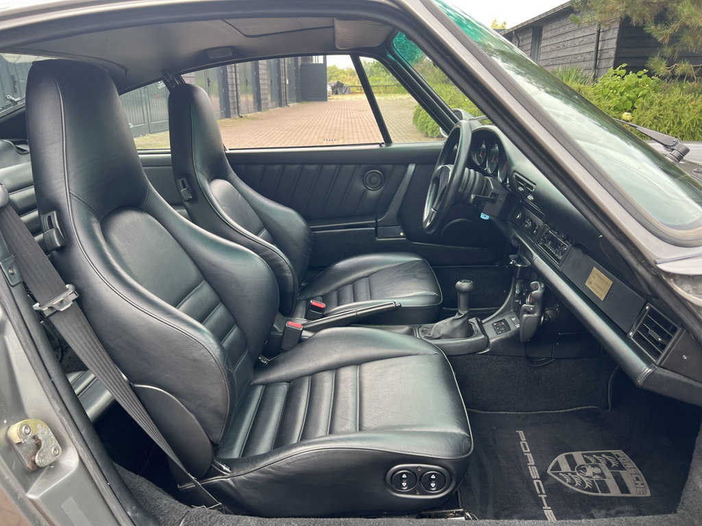 Porsche 964 Carrera 4