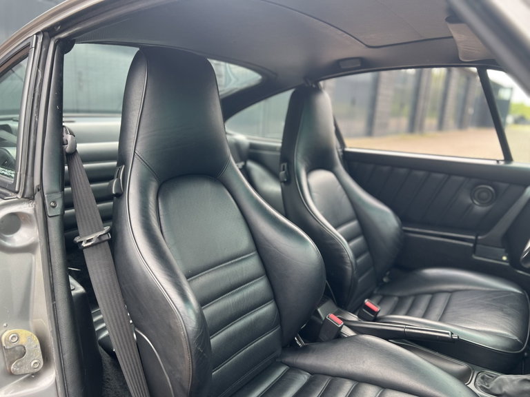 Porsche 964 Carrera 4