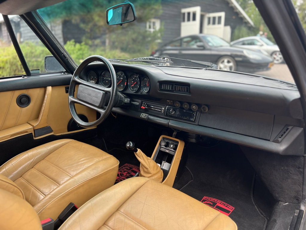 Porsche 911 Carrera 3.2 (US)