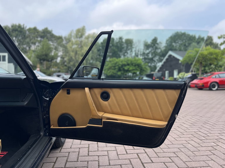 Porsche 911 Carrera 3.2 (US)