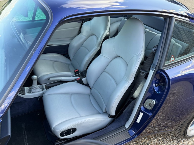 Porsche 993 Carrera 4
