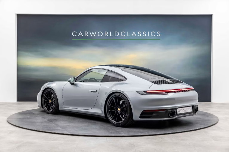 Porsche 992 Carrera