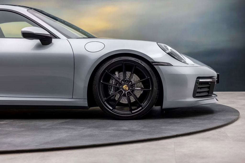 Porsche 992 Carrera