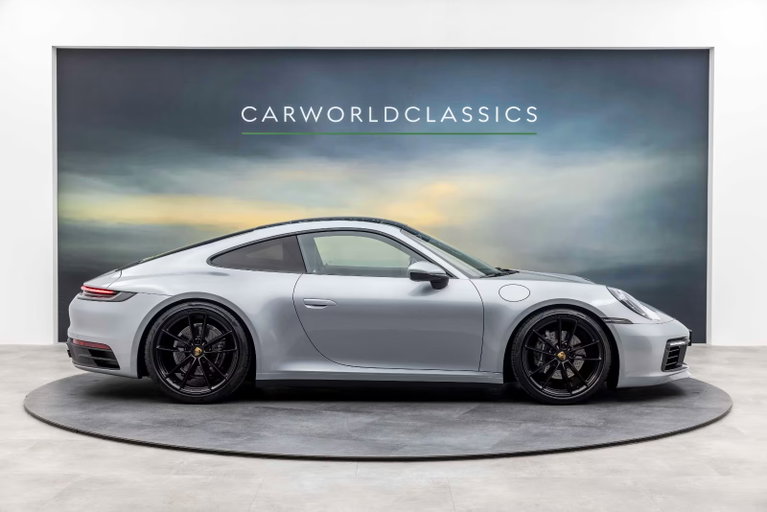 Porsche 992 Carrera