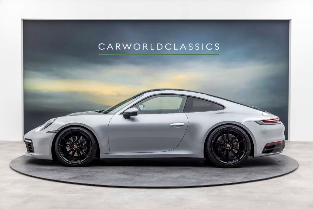 Porsche 992 Carrera