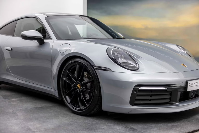 Porsche 992 Carrera